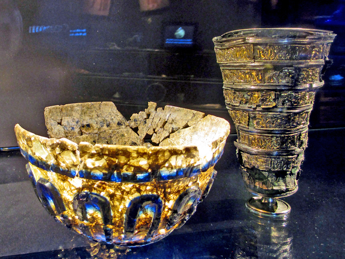Skål och bägare från omkring år 500 som har hittats i Uppåkra