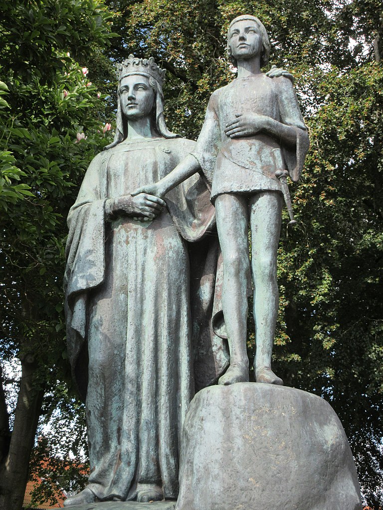 Staty av drottning Margareta och Erik av Pommern i Viborg