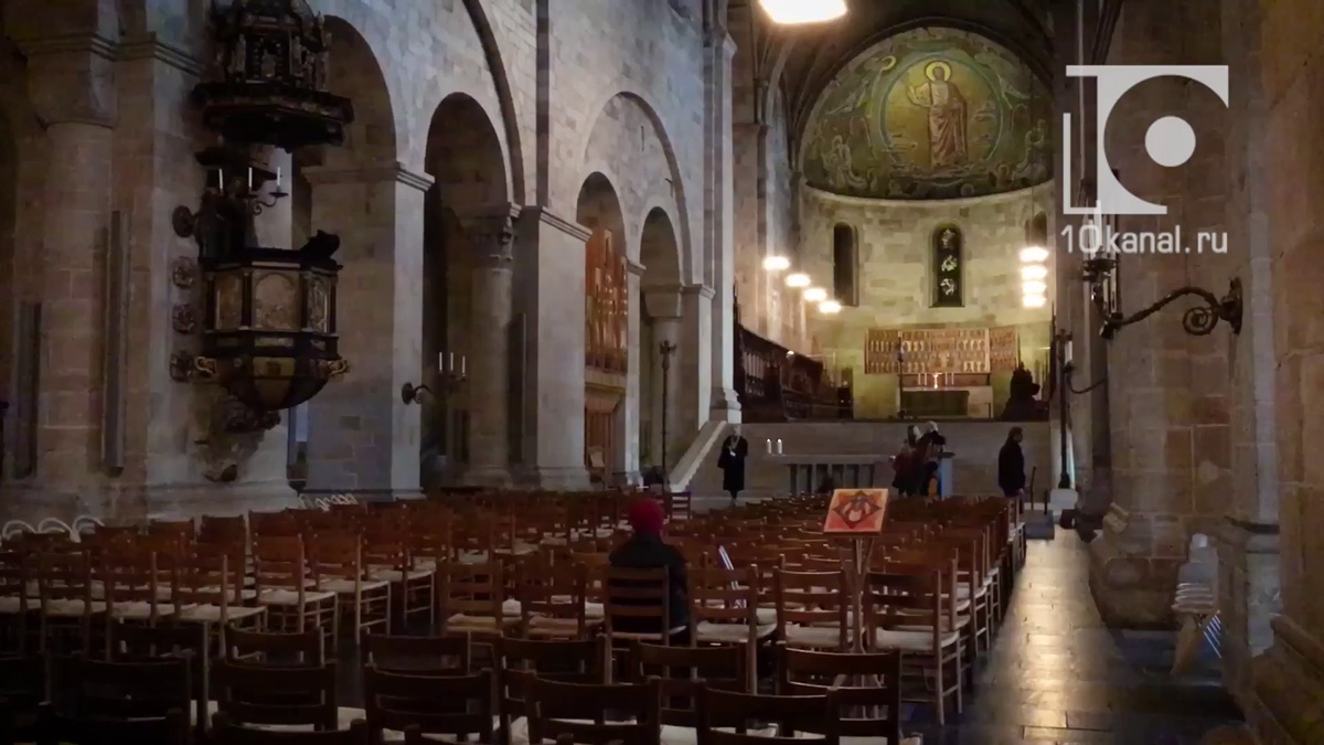 Bild från Lunds domkyrka i reseprogrammet Tur insider i ryska kanal 10 hösten 2017 om Lund som besöksmål