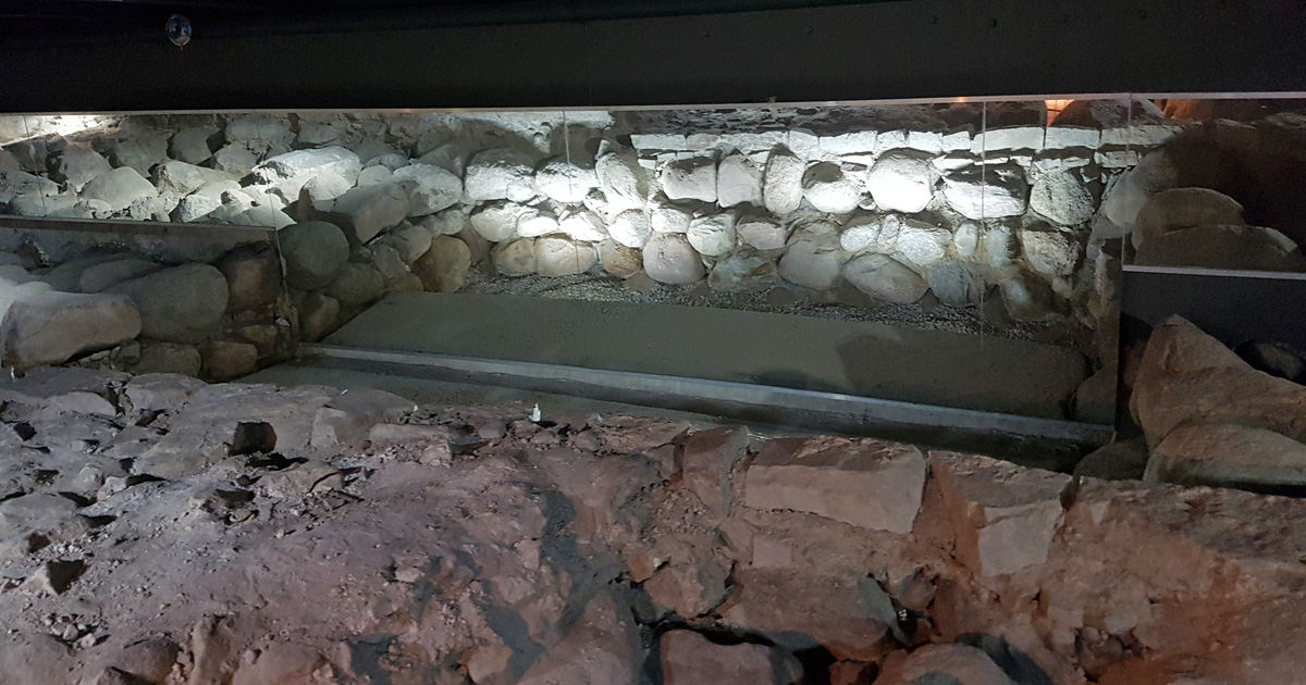 Platsen för gravkammaren under koret till kyrkan Drotten i Lund