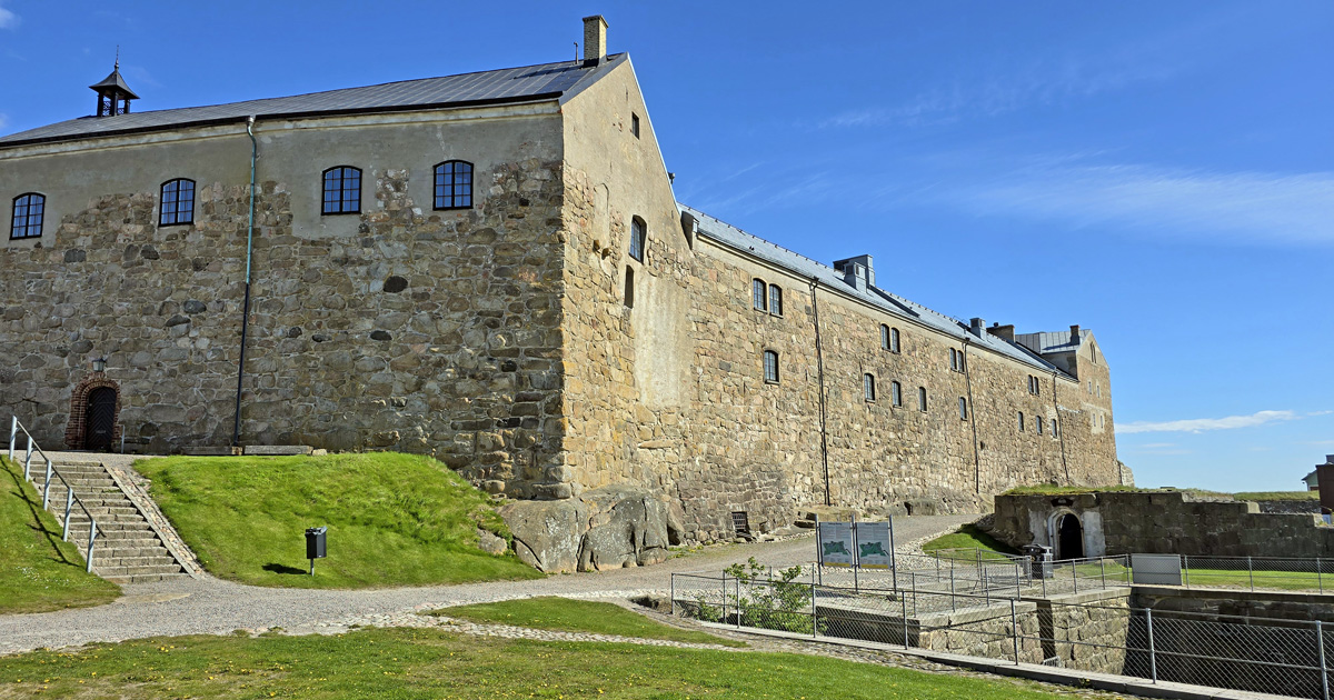 Den gamla muren till borgen som är en del av Varbergs nuvarande fästning