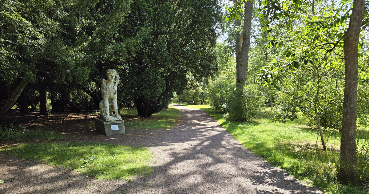 Sfinxen i botaniska trädgården i Lund