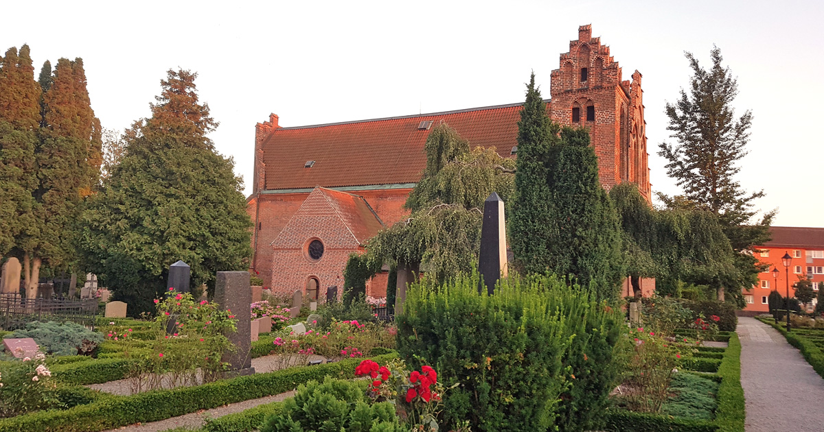 Klosterkyrkans kyrkogård på norra sidan av Klosterkyrkan