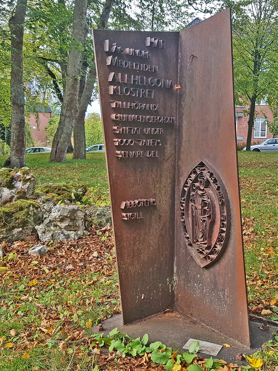 Minnesmärke på platsen för det medeltida Allhelgonaklostret i Lund