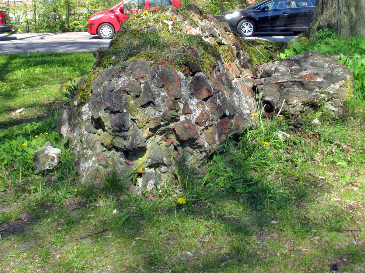 Rester av murarna till det medeltida Allhelgonaklostret i Lund