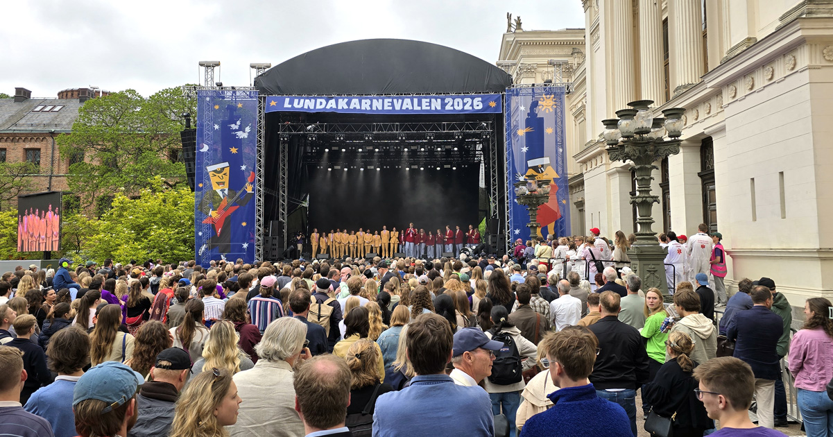 Invigning av Lundakarnevalen 2026 på stora scenen inne på Lundakarnevalens karnevalsområde