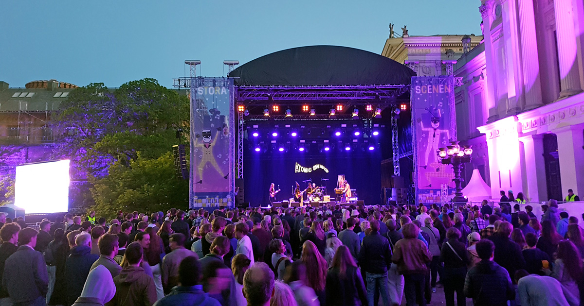 Atomic Swings uppträdande på stora scenen under Lundakarnevalen 2022