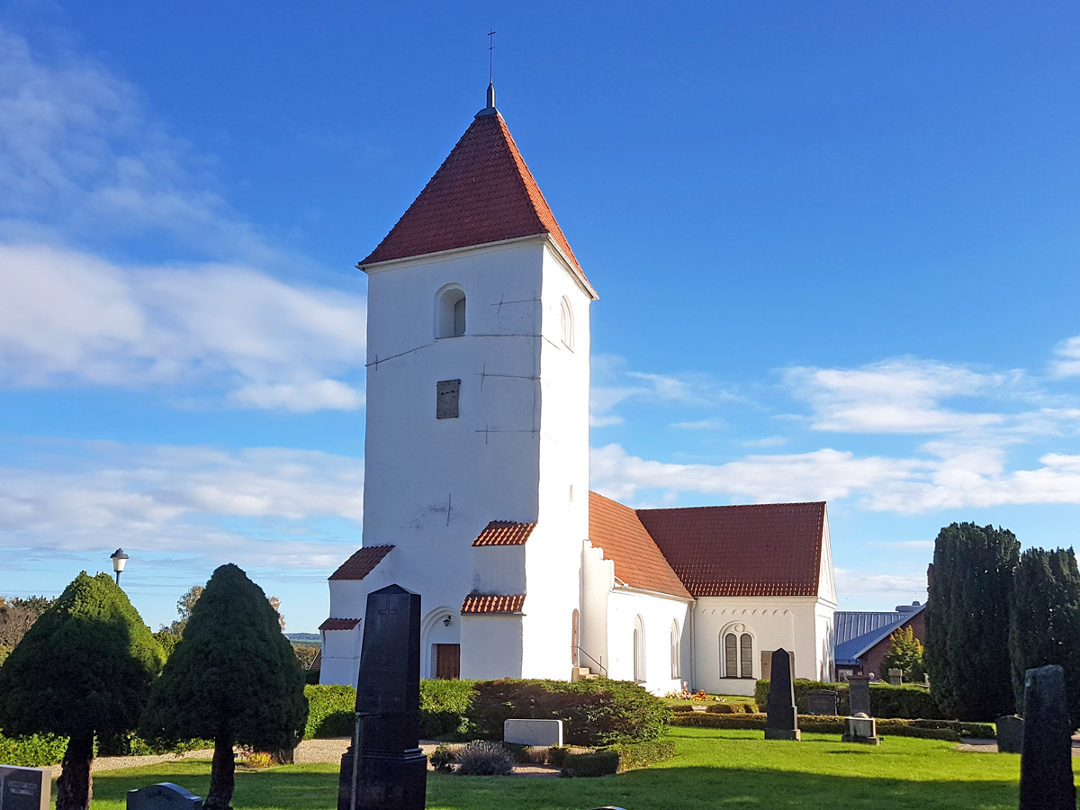 Hällestads kyrka