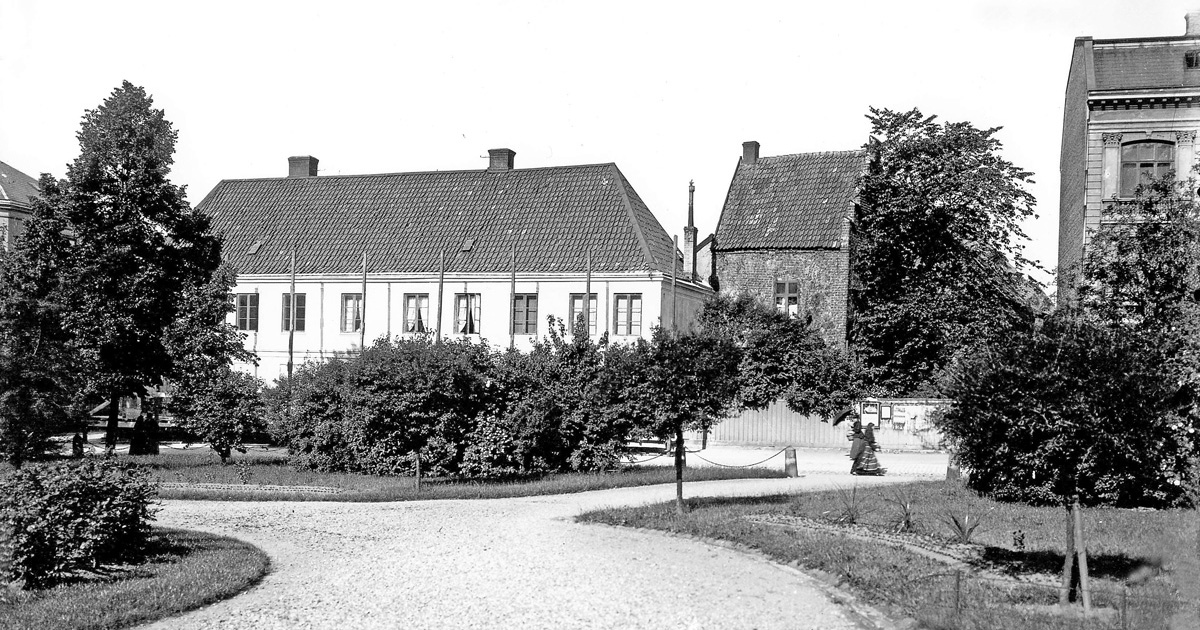 Dekanhuset i Lund när det stod vid Kyrkogatan i Lund