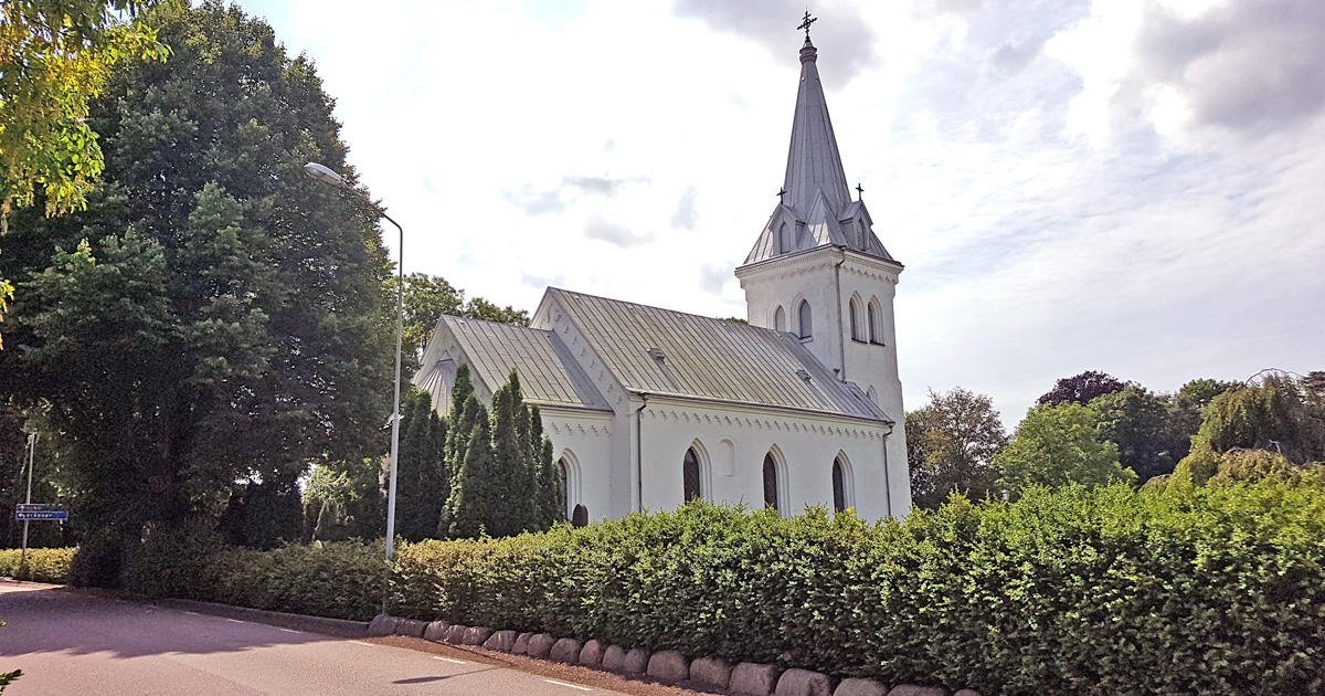 Stångby kyrkby med Stångby kyrka