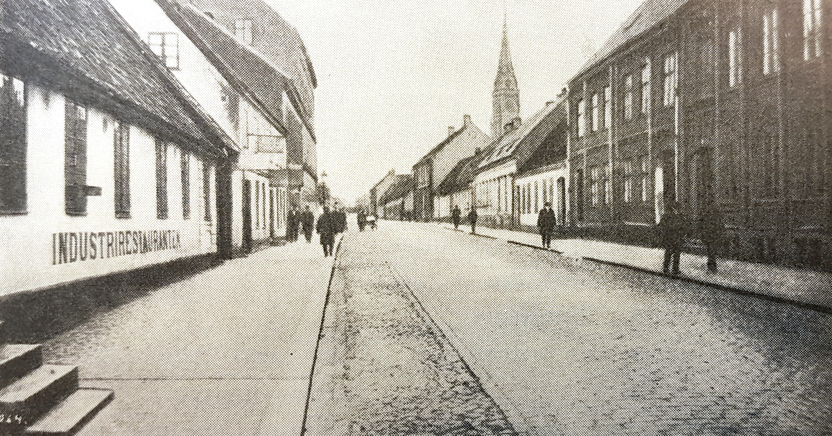 Industrirestauranten i Lund, tidigare Åke Hans, till vänster i bilden någon gång efter 1903
