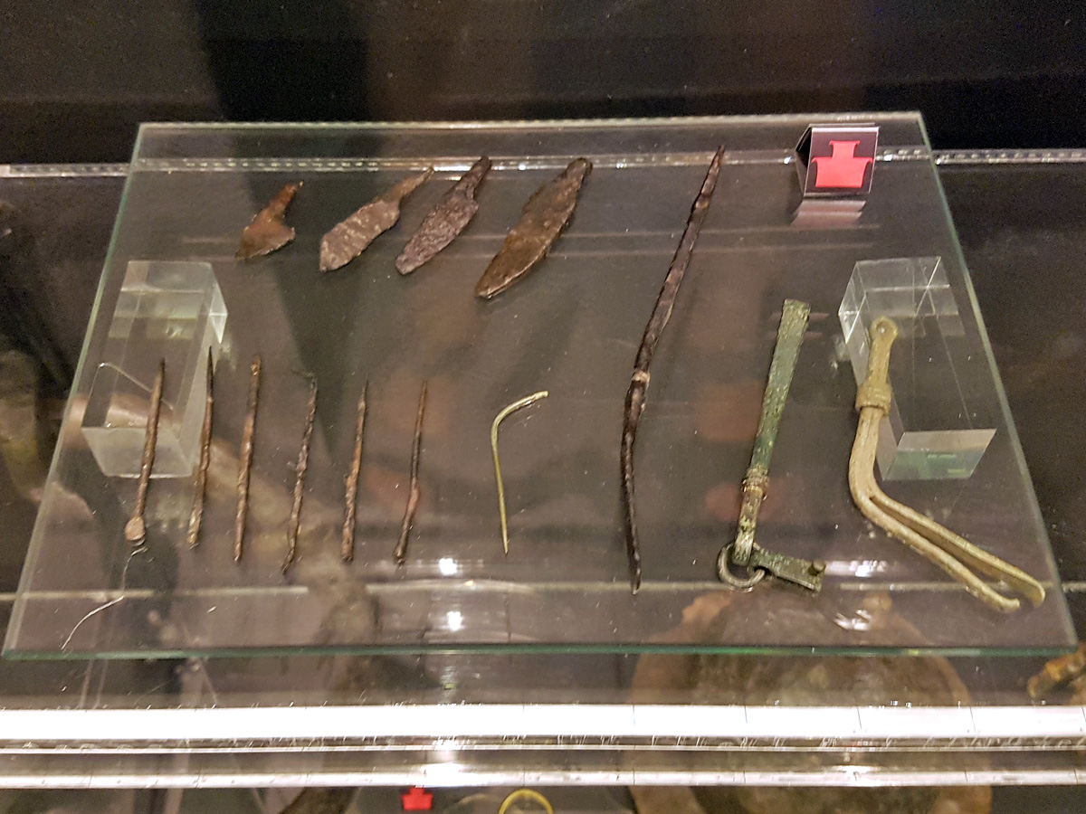 Kirurgiska instrument som har hittats i Uppåkra